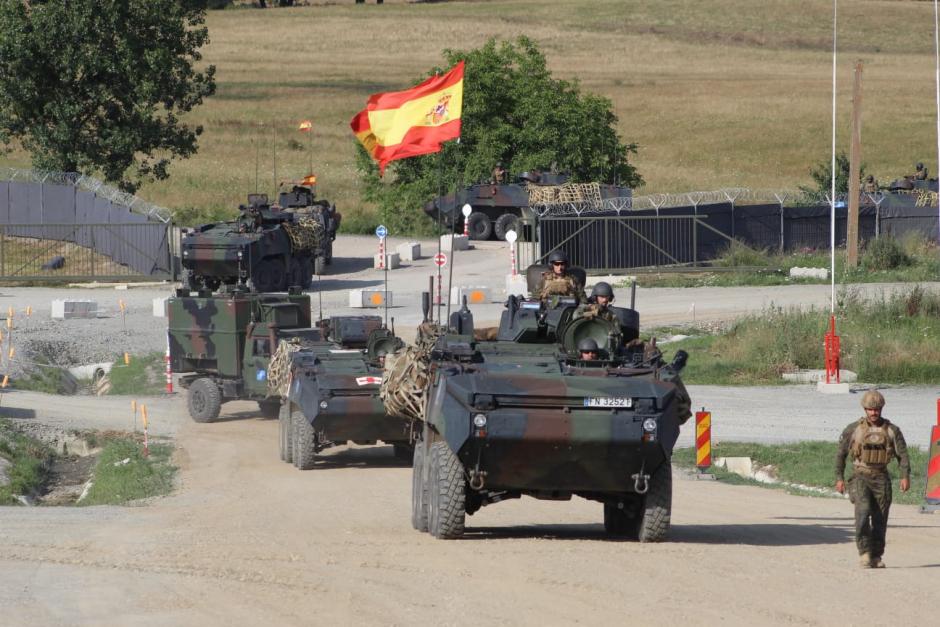 La columna inicia el movimiento hacia el campo de maniobras en Rumanía para el ejercicio multinacional entre militares españoles, franceses y belgas