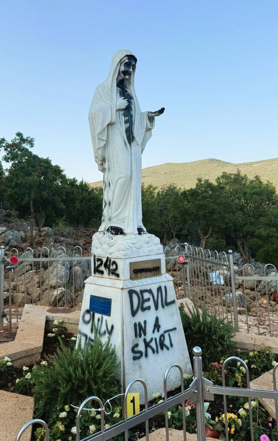 La estatua de la Virgen vandalizada en Medjugorje