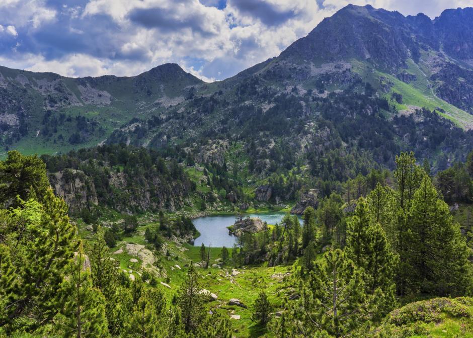 Paisaje del Circo de Colomèrs en el Parque Nacional de Aigüestortes y Lago de San Mauricio