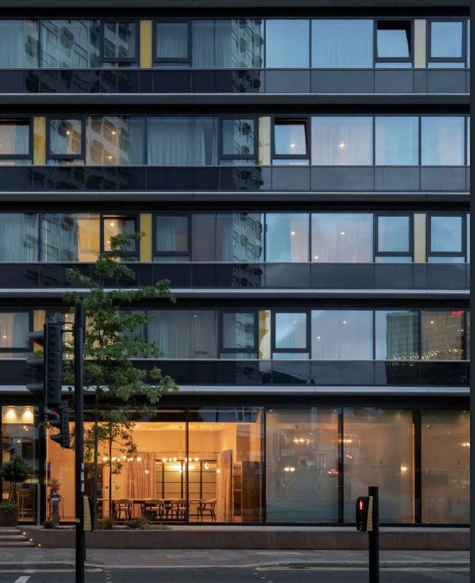 La fachada del apartamento de Rodri en Salford