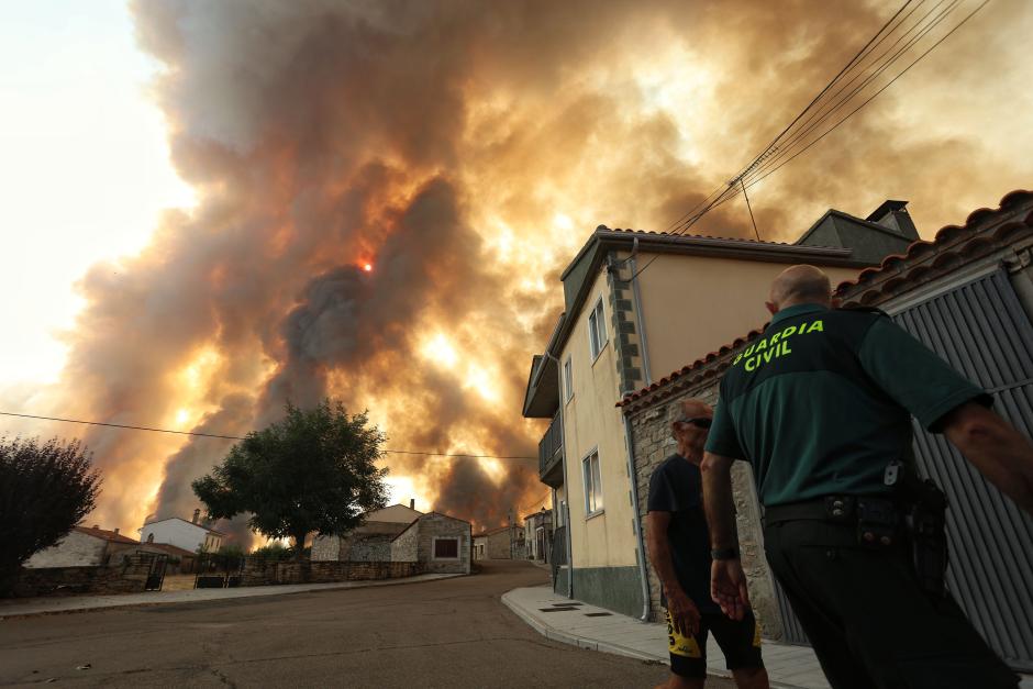 Lucha contra el fuego en la provincia de Zamora