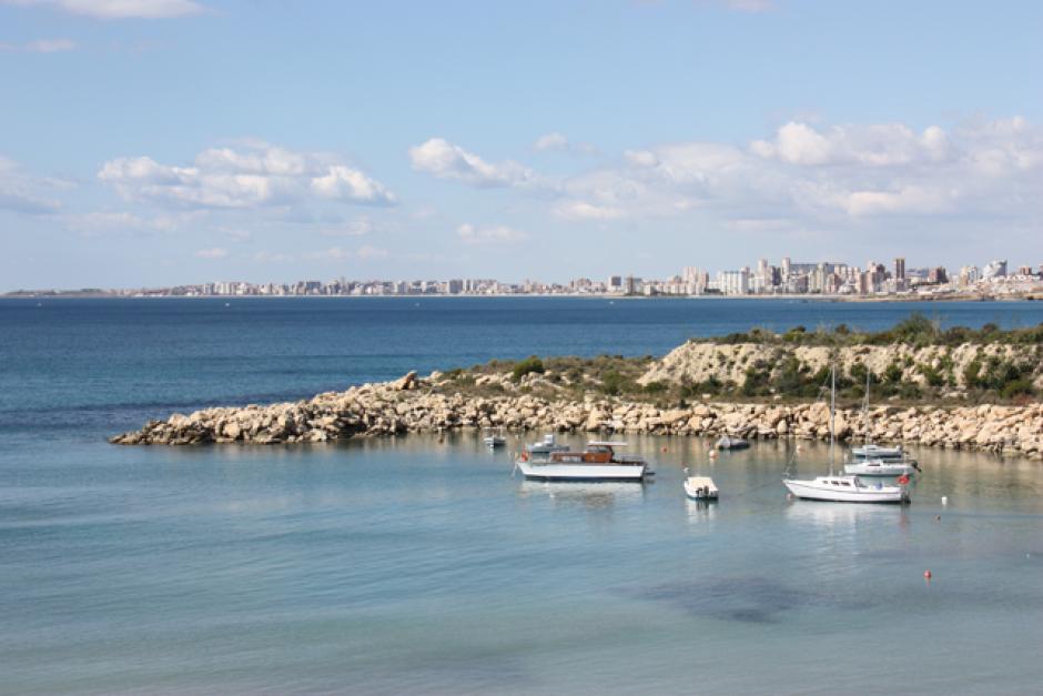 Imagen de archivo de la cala Baeza, en El Campello (Alicante)