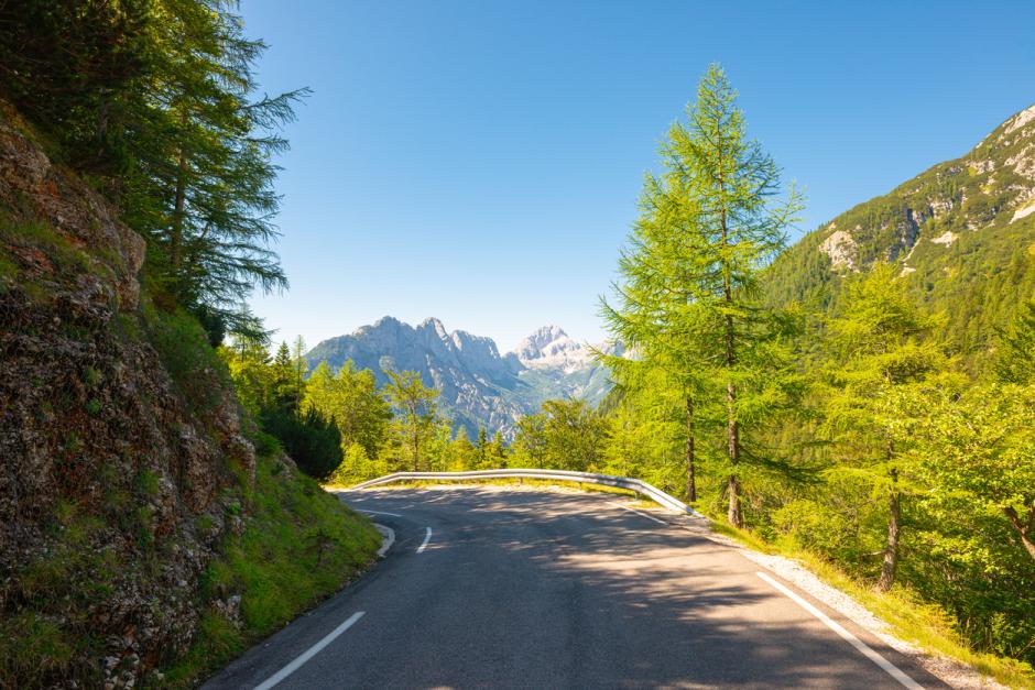 Carretera del puerto de Vrsic, en los Alpes Julianos