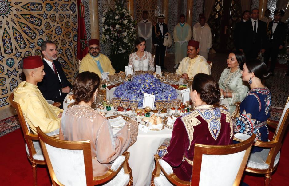 Cena ofrecida por la Familia Real de Marruecos a Don Felipe y Doña Letizia