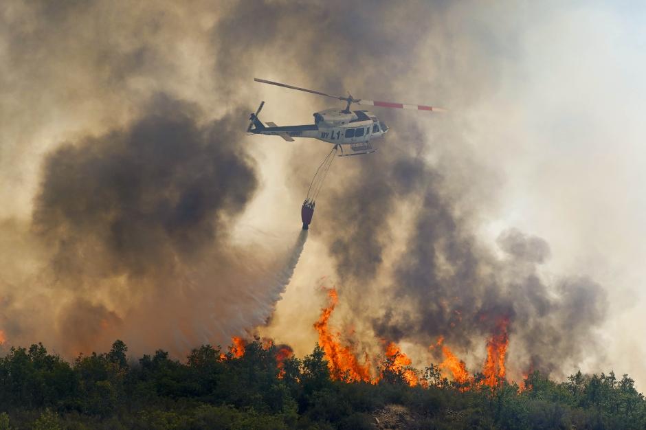 Incendio en la localidad de Veguellina, perteneciente al municipio de Villafranca del Bierzo (León)