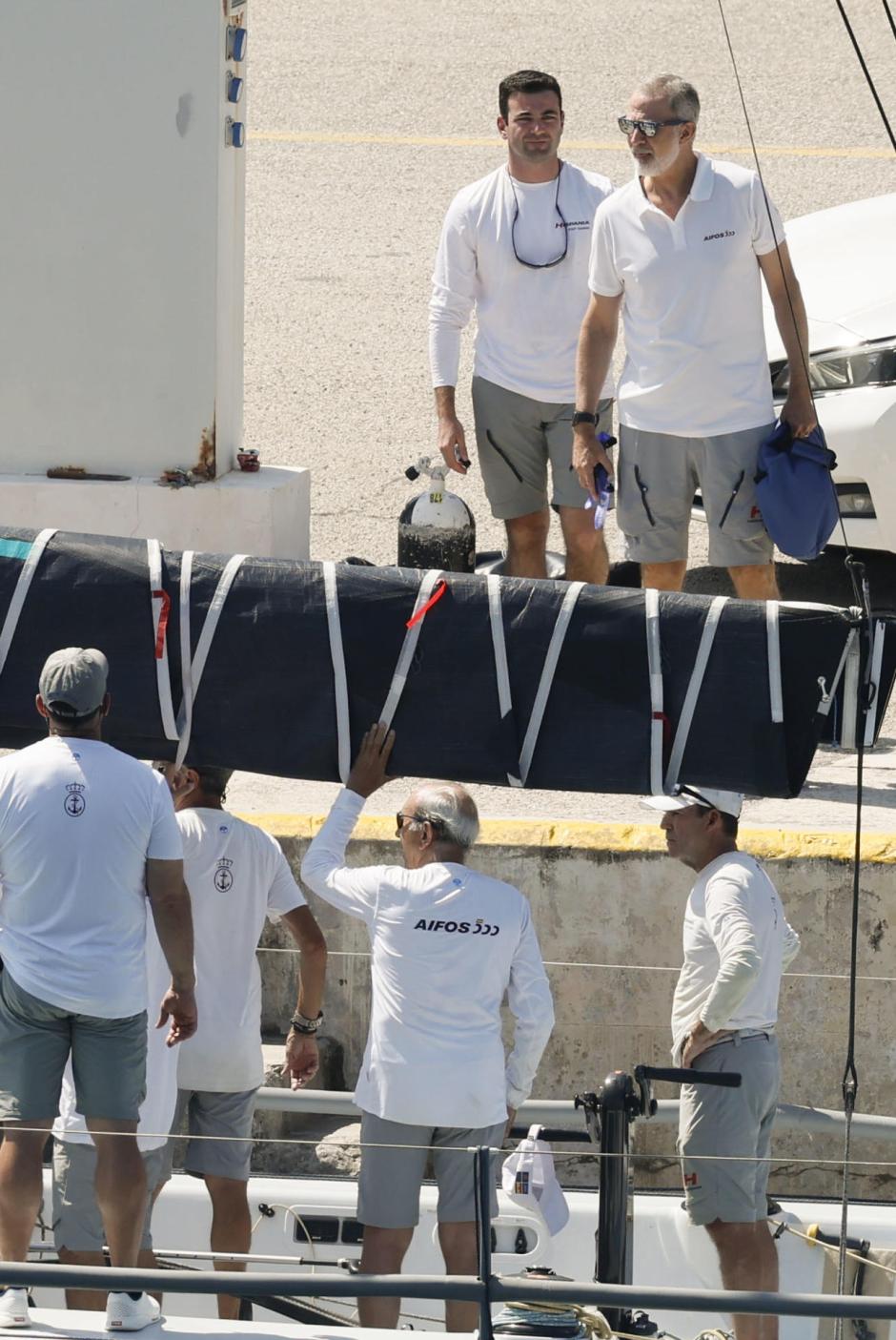 Don Felipe ha embarcado en el 'Hispania' desde Porto Pi este mediodía
