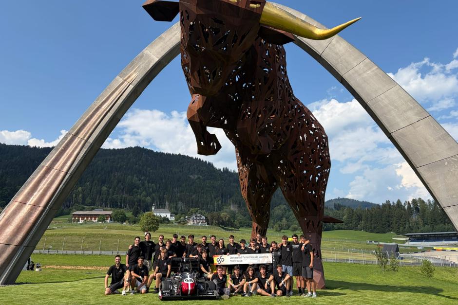Imagen del equipo de la UPV en la Formula Student Austria 2026.