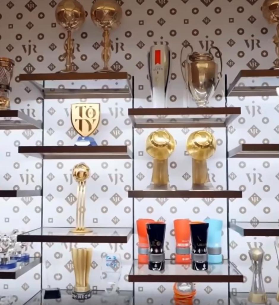 La exposición de trofeos de Vinicius