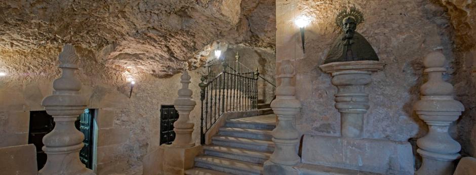 Interior de la ermita de San Saturio, en Soria