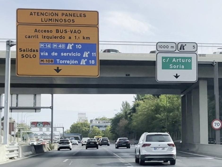 Estos carteles de carretera explican su funcionamiento