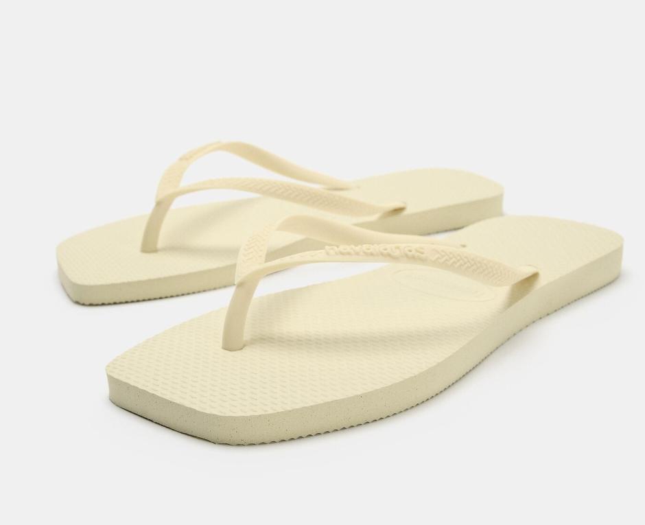 Chanclas Havainas x Zara blanco roto con puntera cuadrada