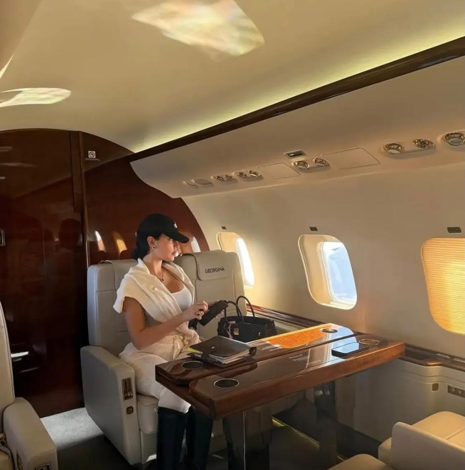 Georgina Rodríguez en el jet privado