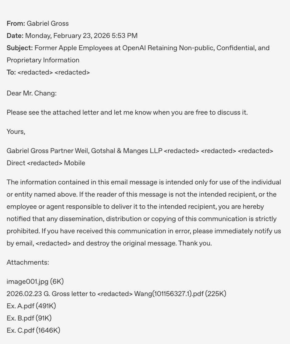 Correo electrónico intercambiado entre el abogado externo de Apple, Gabriel Gross; el asesor jurídico general de OpenAI, Che Chang; y el asesor jurídico interno de Apple en el que se lee como Gross envió un correo electrónico a Che por error y afirmó erróneamente que habían hablado
