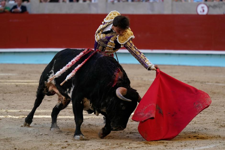 Roca Rey toreando