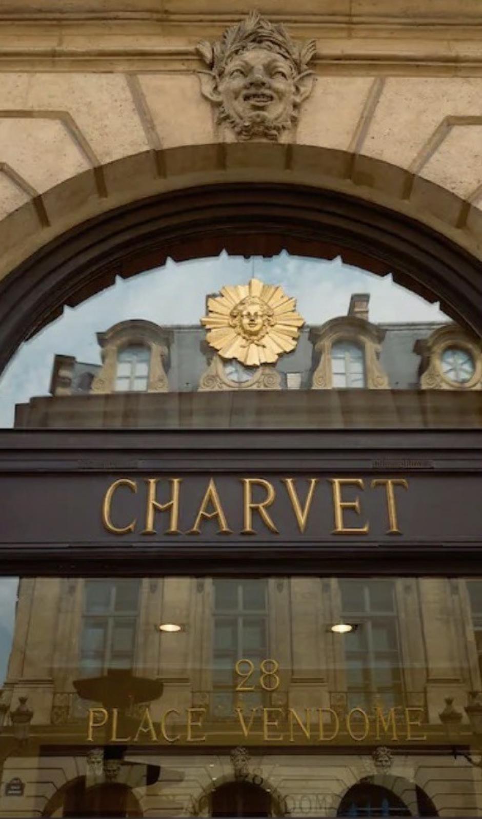 Charvert en la plaza plaza Vendome