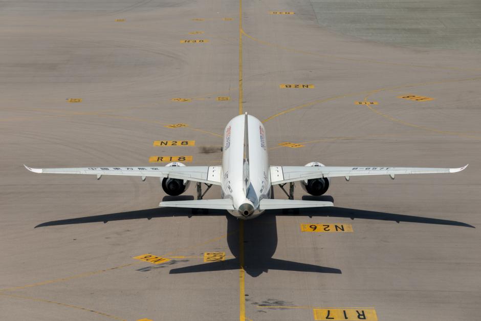 C919 en el aeropuerto de Hong Kong.