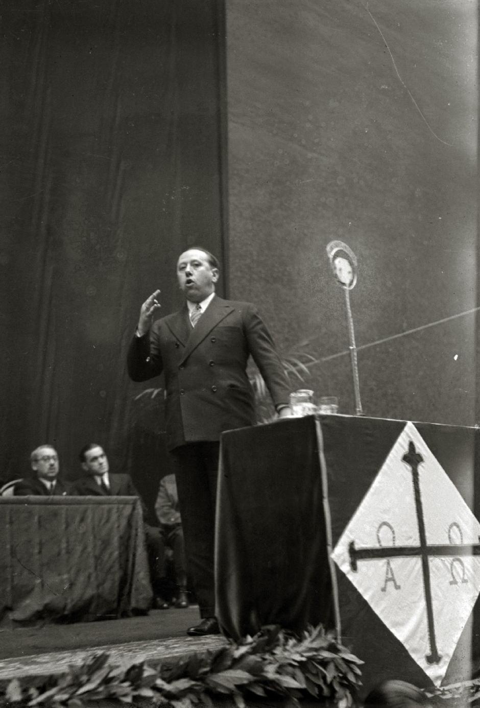 José María Gil- Robles en un mitin de la CEDA