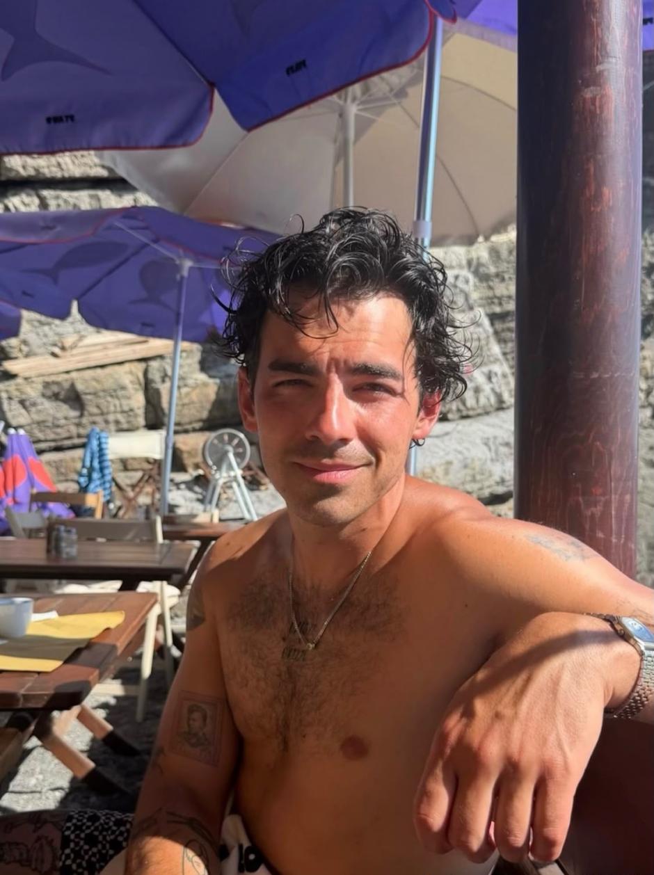 Joe Jonas durante sus vacaciones en Alicante