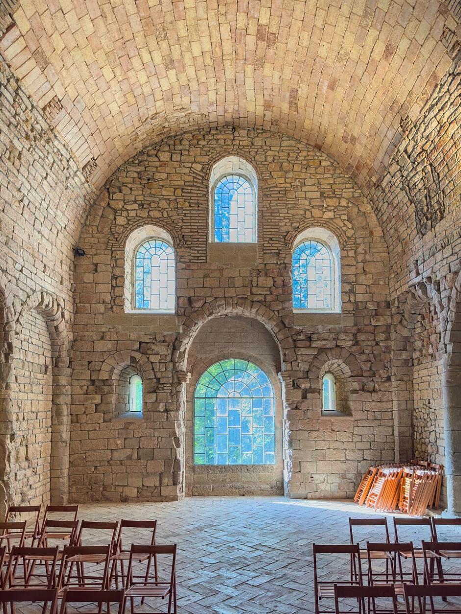 Interior de la iglesia alta