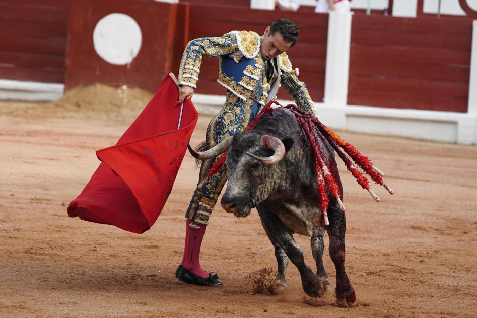 Ginés Marín toreando