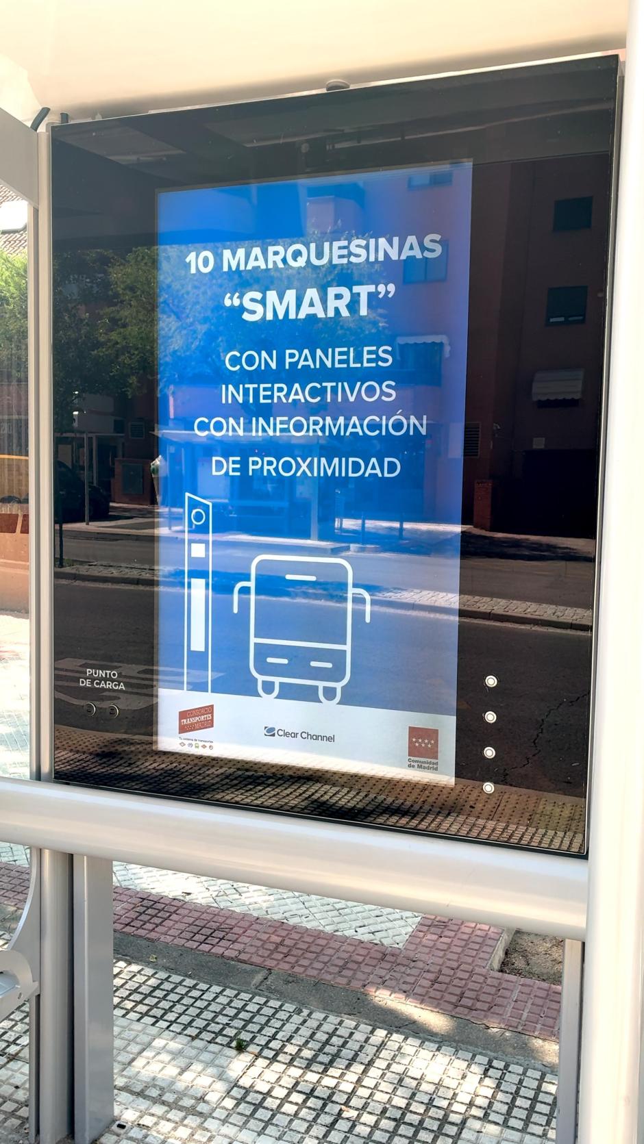 Madrid mejora la información de las marquesinas con pantallas táctiles y mapas interactivos