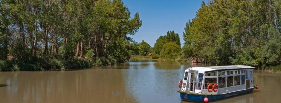 Canal de Castilla a su paso por Herrera de Pisuerga, en Palencia