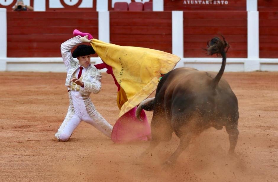 Sergio Rollón recibió al segundo de la tarde a porta gayola