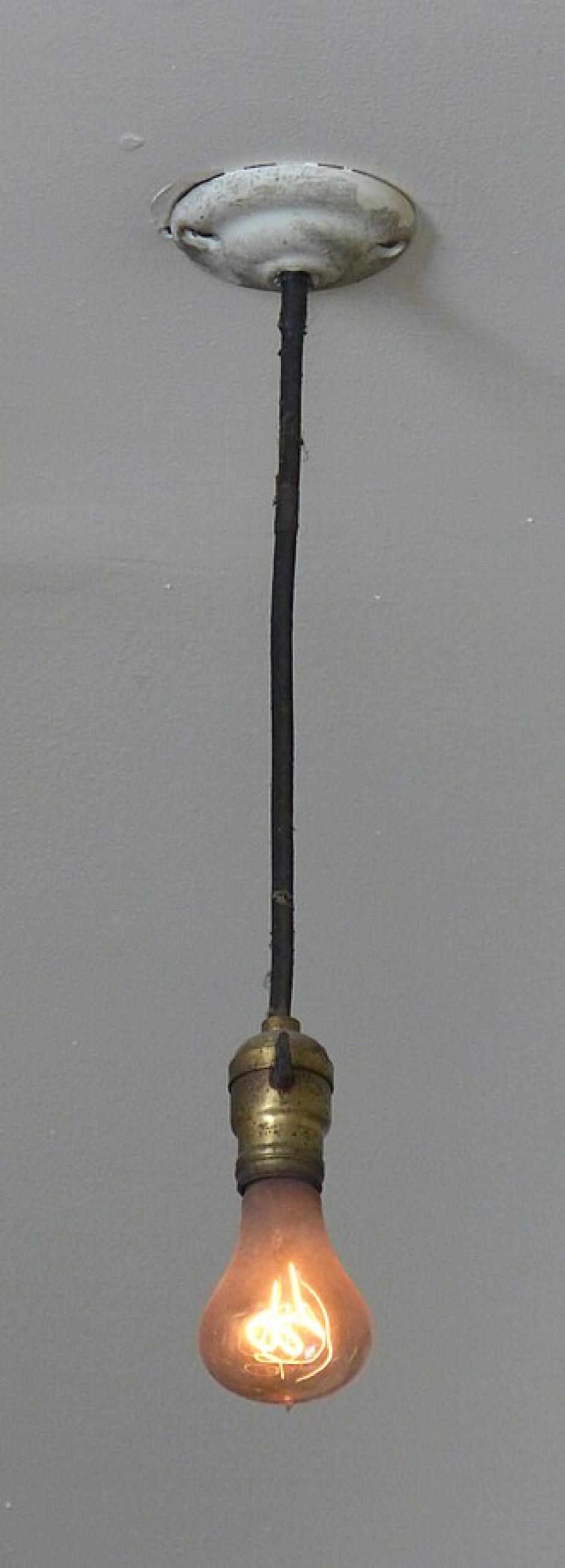 Bombilla centenaria
