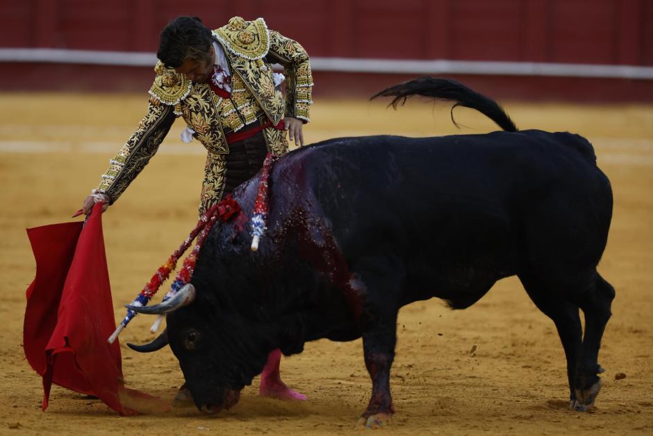 Muletazo del diestro de la Puebla a ese mismo toro