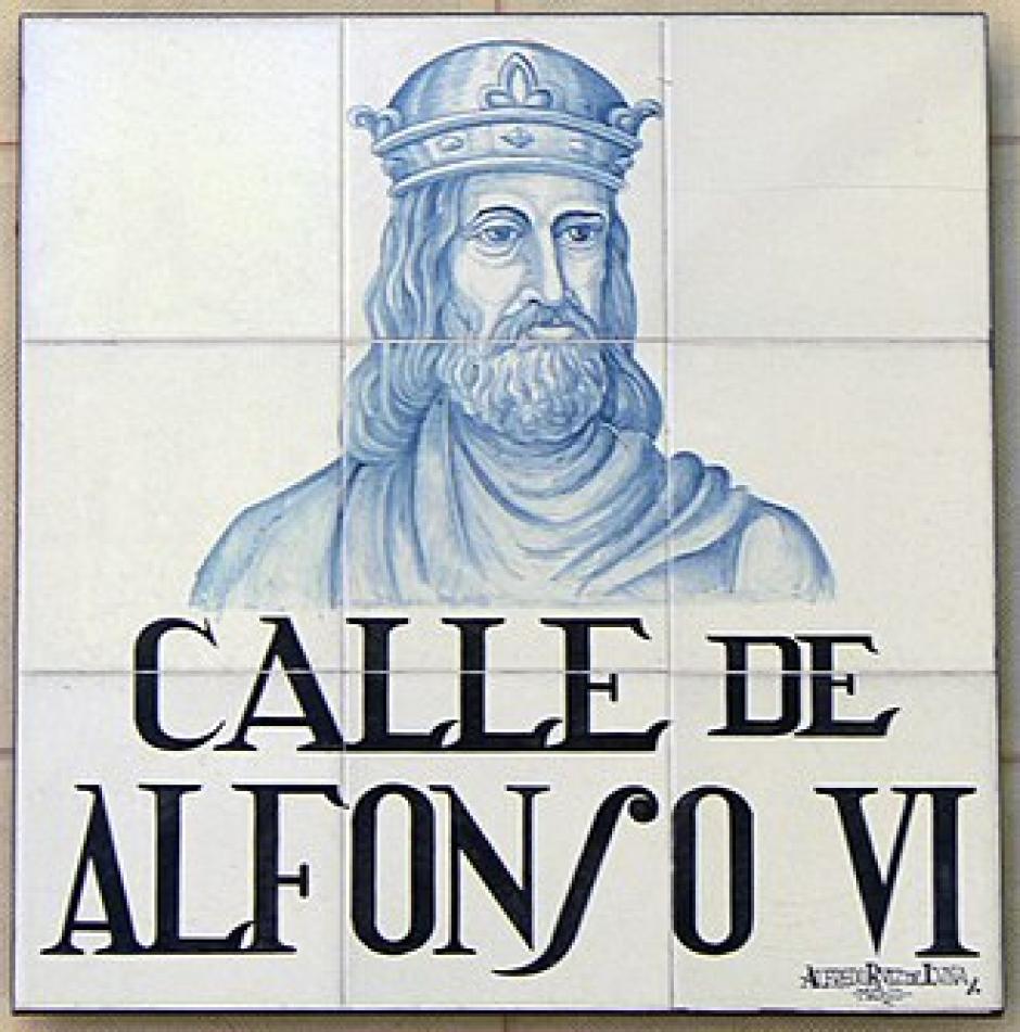 Placa cerámica de la calle Alfonso VI
