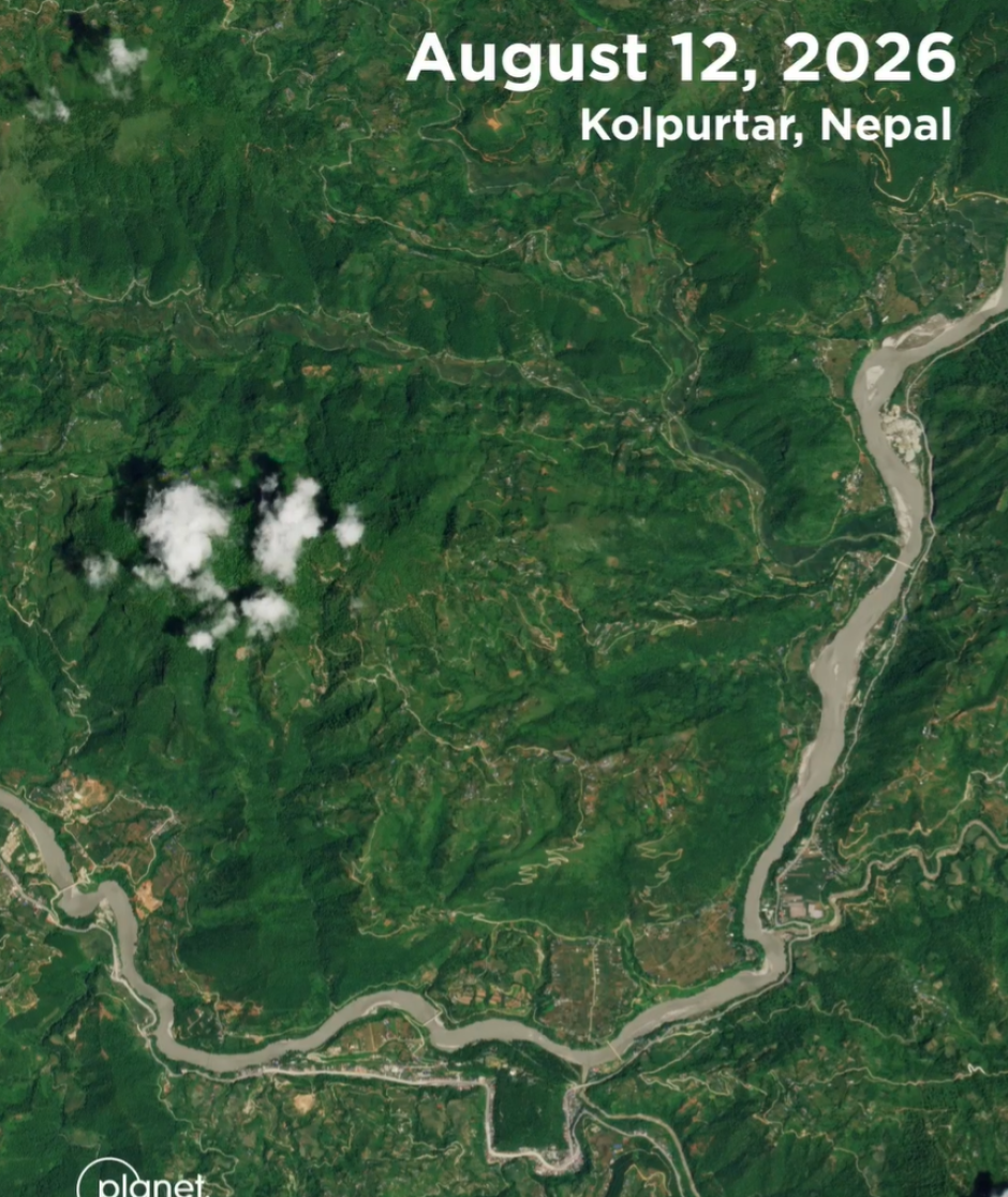 Antes y después tras la riada que ha azotado Nepal