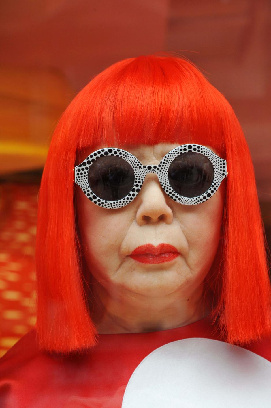 La actividad artística de la artista japonesa no se limitó sólo a las bellas artes, sino que también cultivó las artes escénicas, la novela y la poesía.