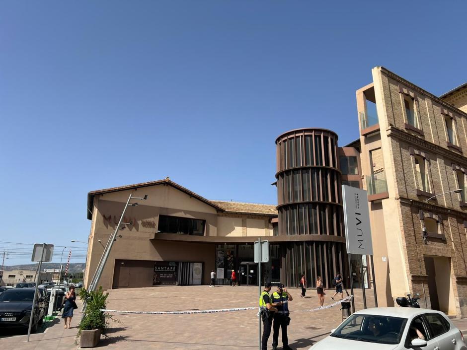 Imagen del Museo de Villena acordonado tras el robo del Tesoro