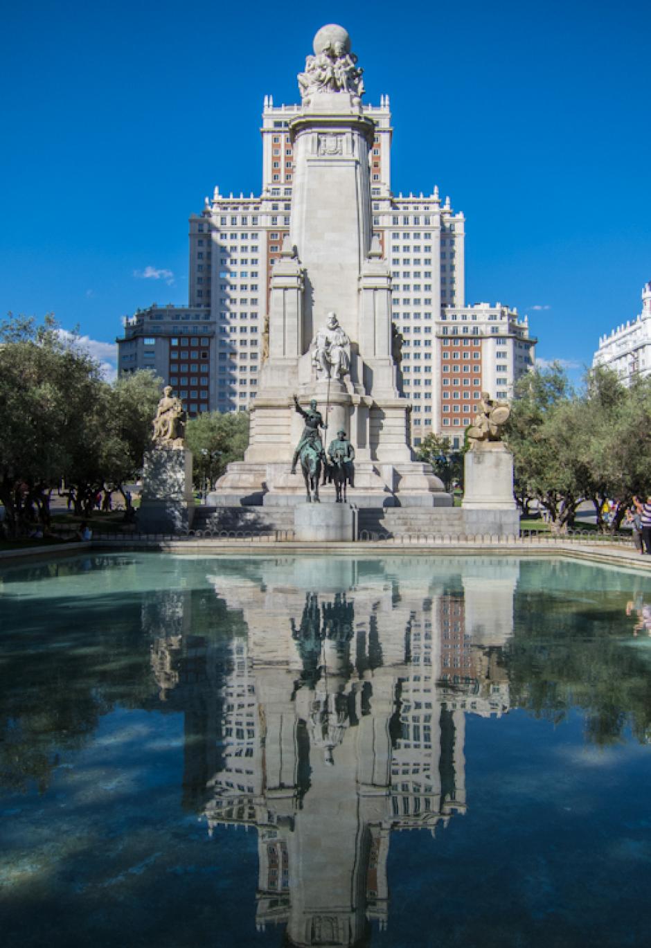 Cervantes en la Plaza de España