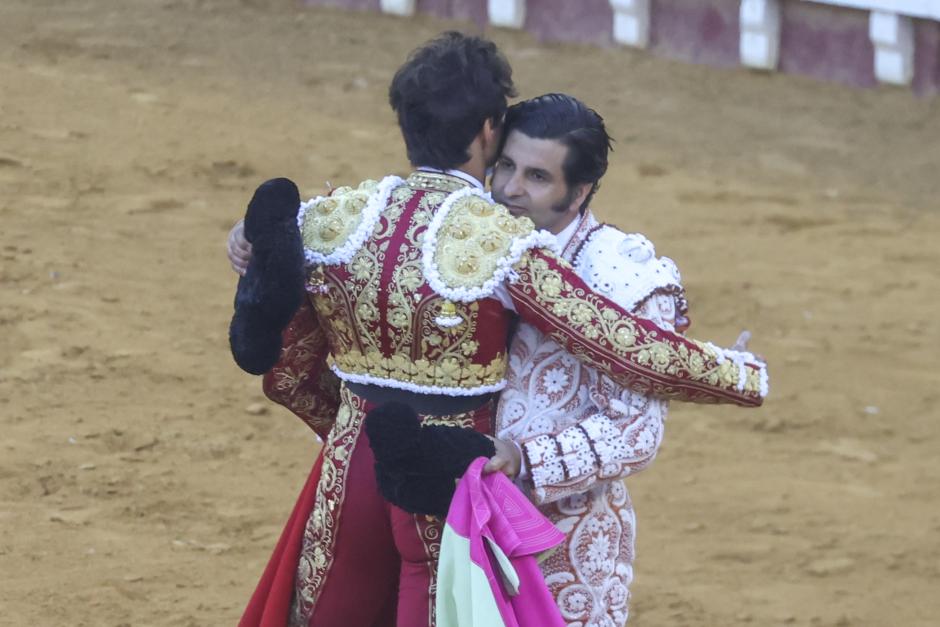 Roca Rey le brinda un toro a Morante el pasado 2 de agosto