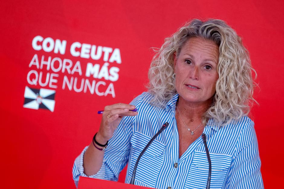 La portavoz socialista, Montse Mínguez, tras la reunión de la Comisión Ejecutiva Federal del PSOE