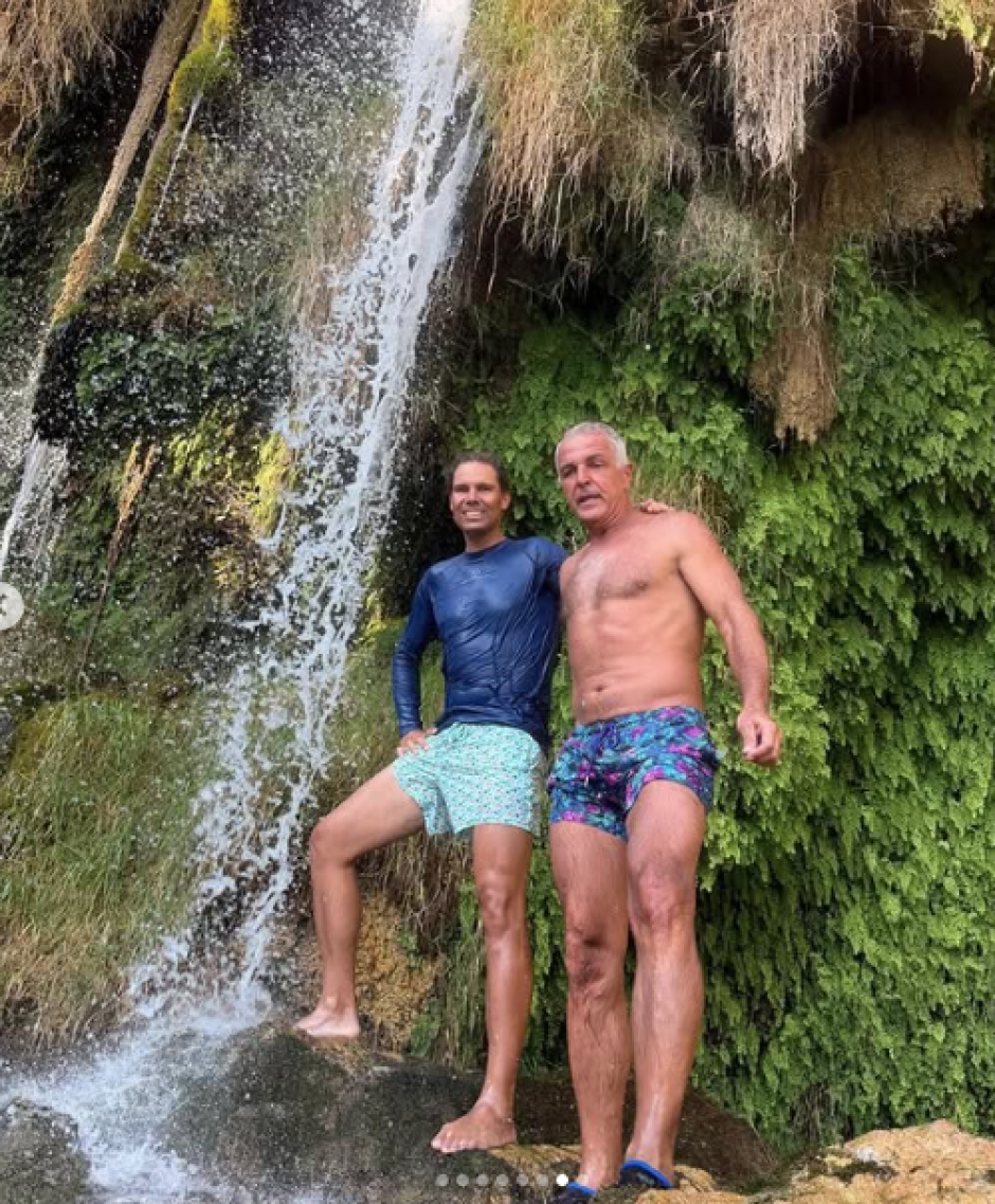 Rafa Nadal y su tío, Miguel Ángel Nadal, en el parque