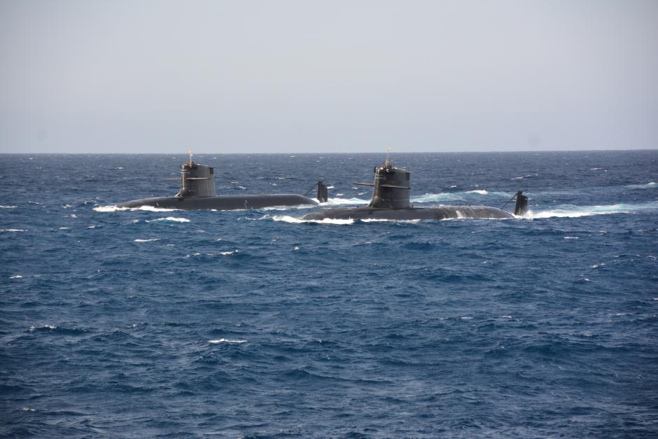 Por primera vez, dos submarinos de la nueva generación S-80 han navegado simultáneamente