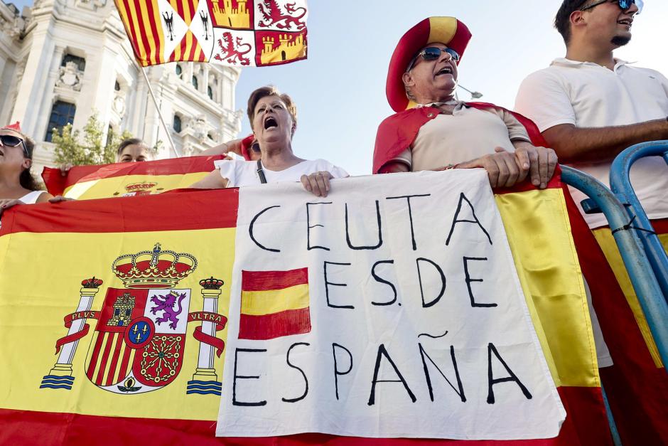 Asistentes a la manifestación con motivo del Día de Ceuta en Cibeles, Madrid