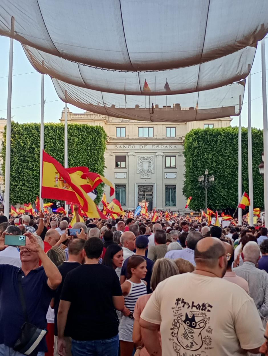La Plaza de San Francisco, abarrotada para apoyar a Ceuta ante la invasión