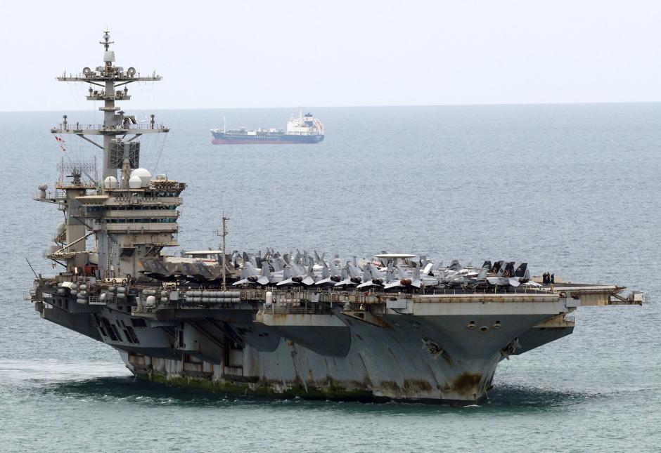 El portaaviones de propulsión nuclear USS Abraham Lincoln (CVN-72) llega a Laem Chabang, Tailandia