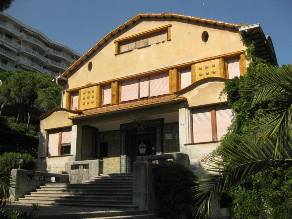 Vista exterior de la Casa Casas