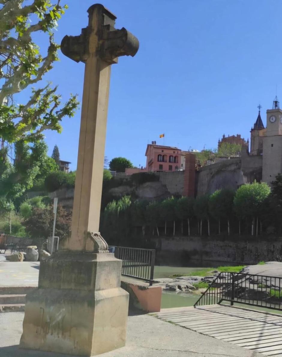 La cruz del Pont Vell de Gironella