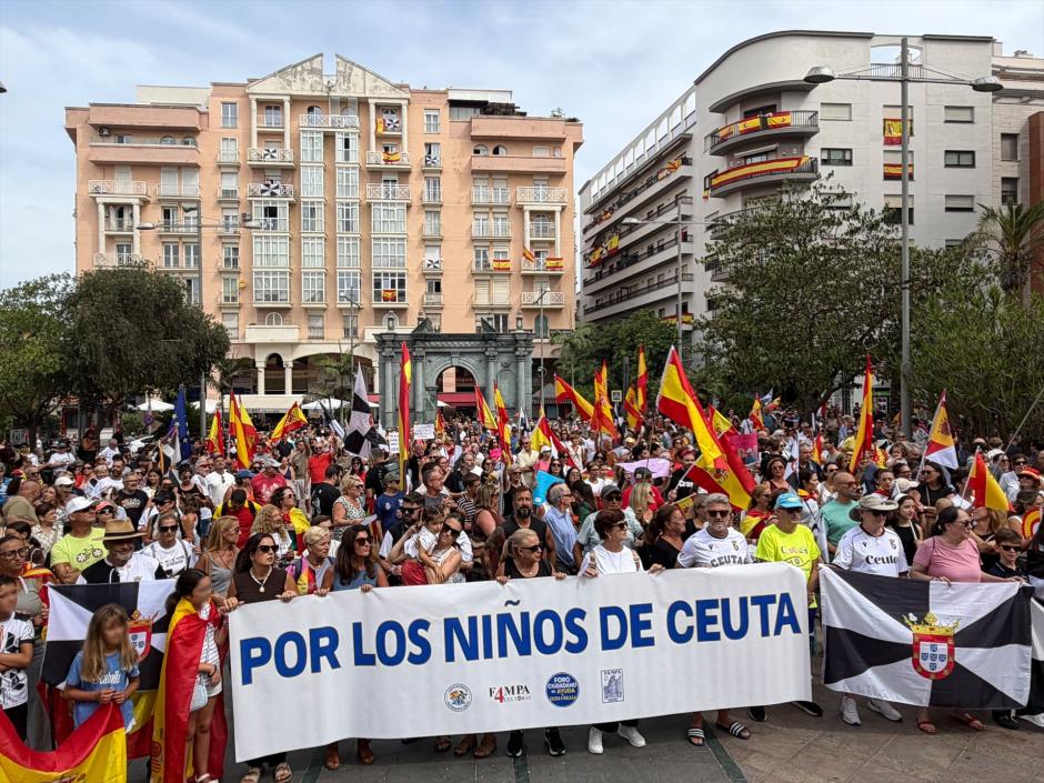 Manifestación en Ceuta en protesta por los problemas de inseguridad
