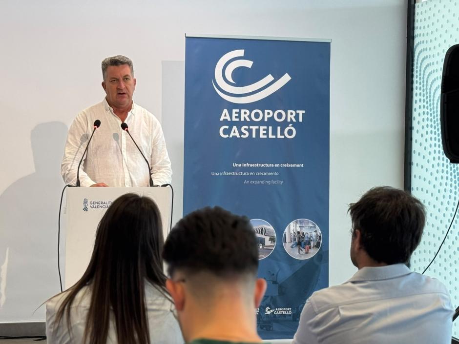 Vicente Martínez Mus hace balance de la campaña de verano del aeropuerto