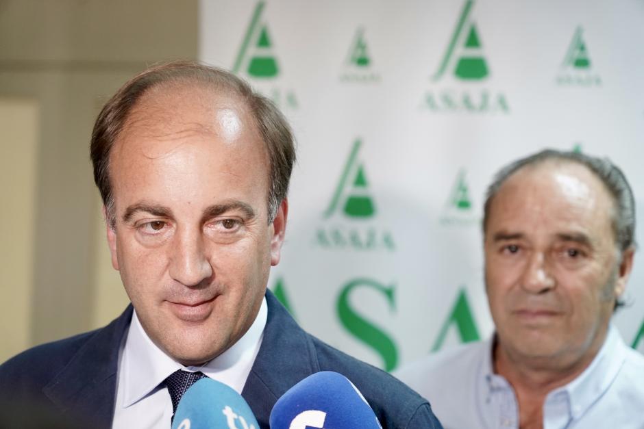 El consejero de Agricultura, Ganadería, Medio Rural y Política Ambiental, Joaquín Antonio Pino, clausura la Asamblea General de Asaja Valladolid