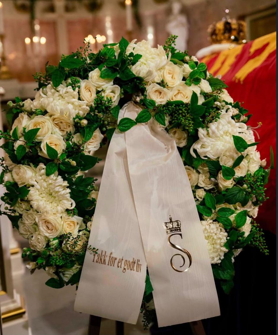 La corona de flores de la Reina Sonia