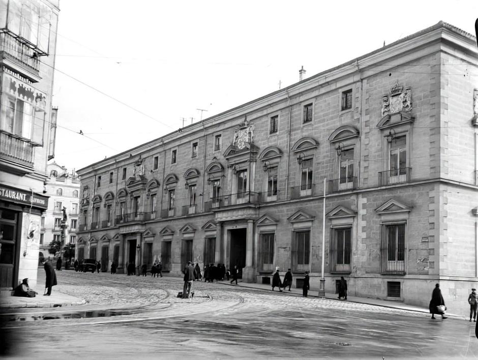 Edificio del Consejo de Estado en una fotografía de 1930