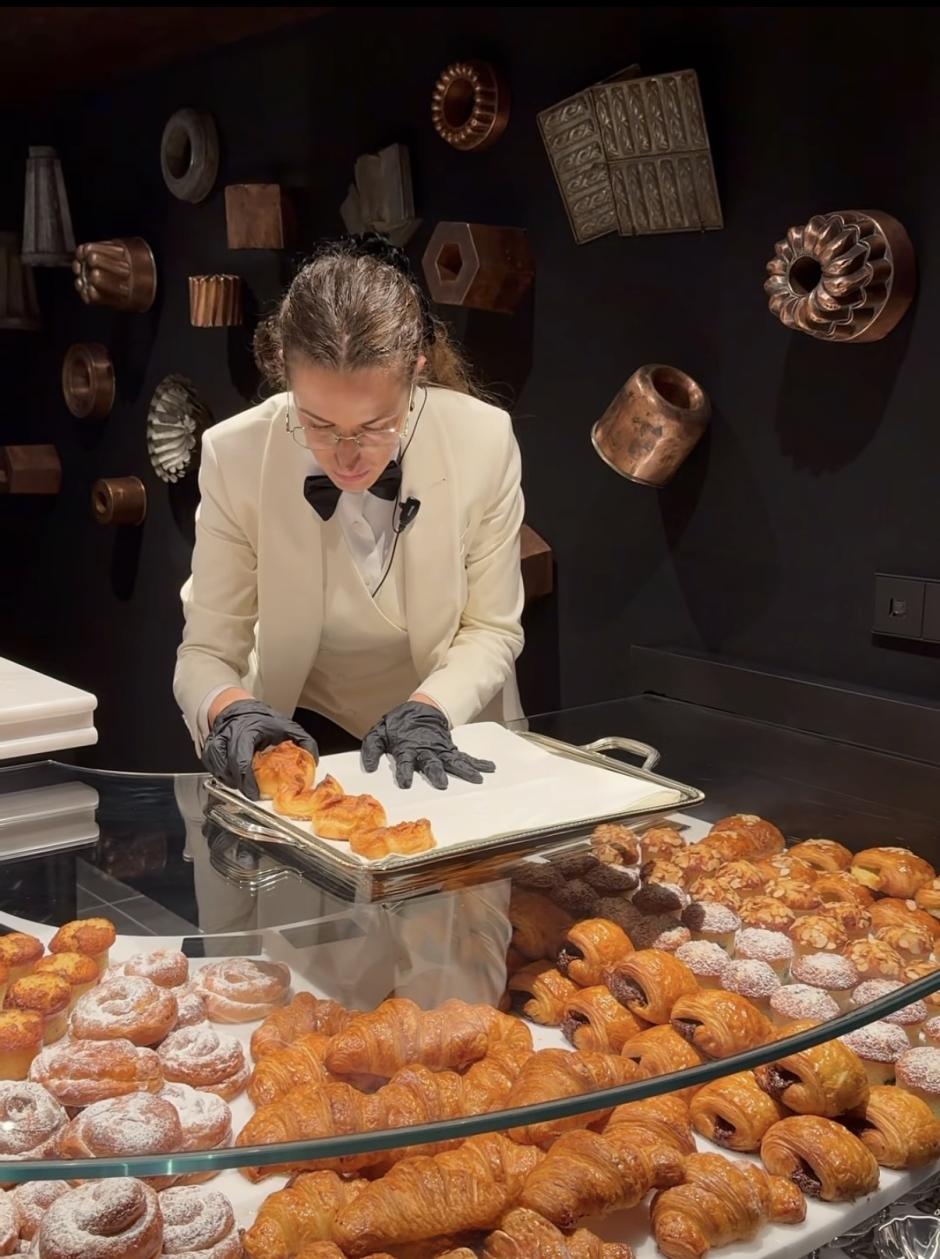 Mostrador de pastelería de Lhardy