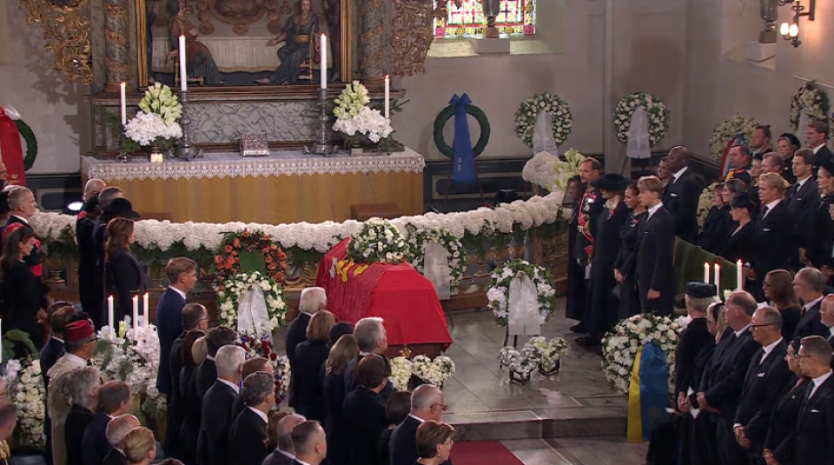El féretro con los restos mortales del Rey Harald ya se encuentra en la catedral